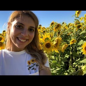 Meet your Posher, Daniela